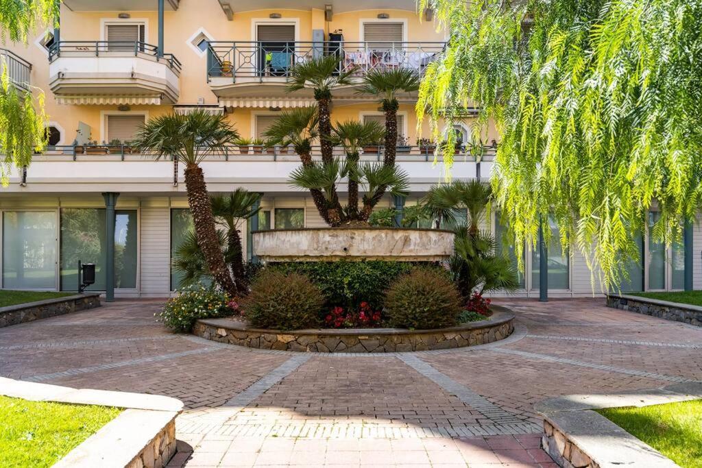 Centrale Vicino Spiagge E Ciclabile + Box-Auto ! Apartment Арма ди Таджия Екстериор снимка