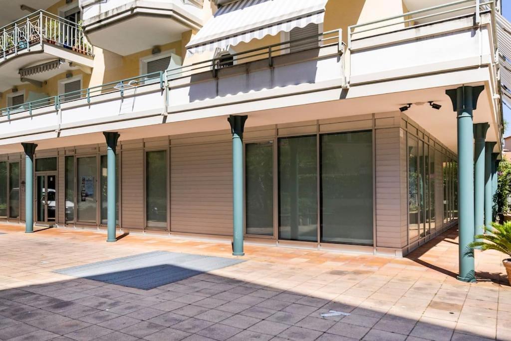 Centrale Vicino Spiagge E Ciclabile + Box-Auto ! Apartment Арма ди Таджия Екстериор снимка